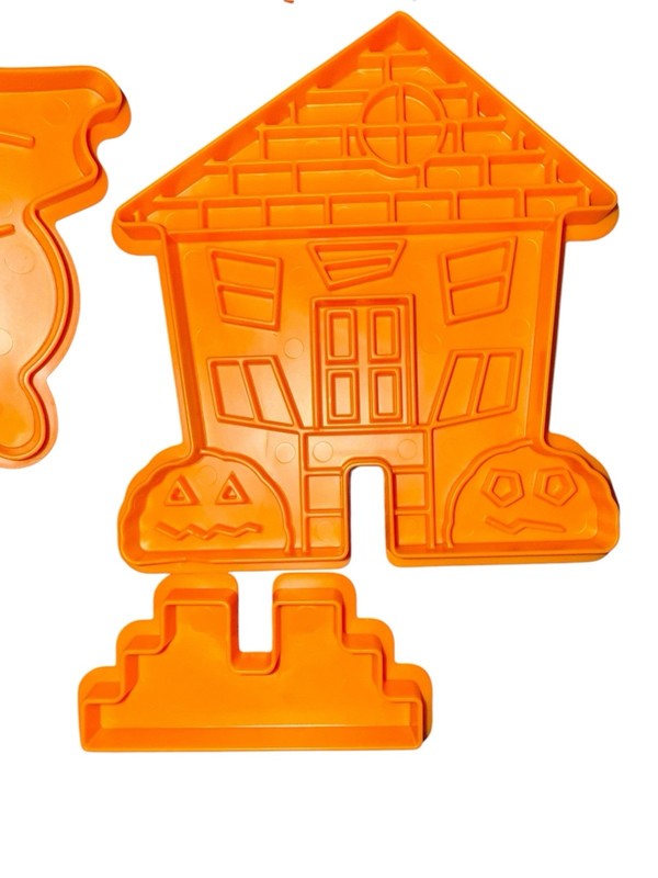 Nordic Ware Halloween Stand Up Cookie Cutters Set 12pc 6 Figures Various gallery