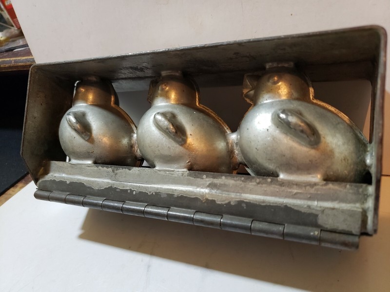 Chocolate Mold 3 Baby Chicks Hinged Van Emden 8656 gallery