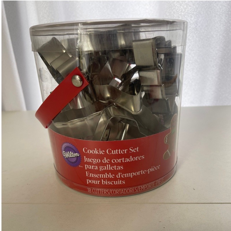 Wilton 18 Piece Metal Holiday Cookie Cutter Set Christmas Shapes Storage Bucket
