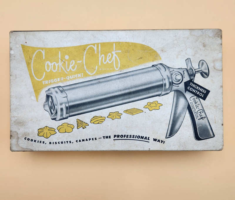 Vtg WF Meyer Cookie Chef Trigger Quick Cookie Press Complete – Box & Recipes
