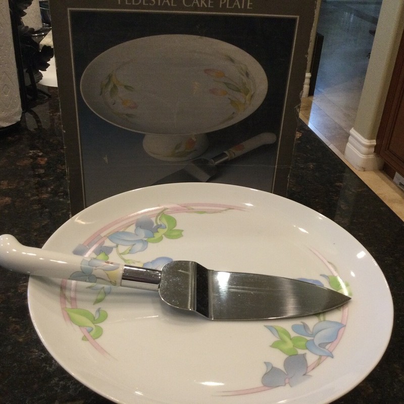 Oneida “Westbury” Toscany Collection China Pedestal Cake Stand w/Cake Cutter