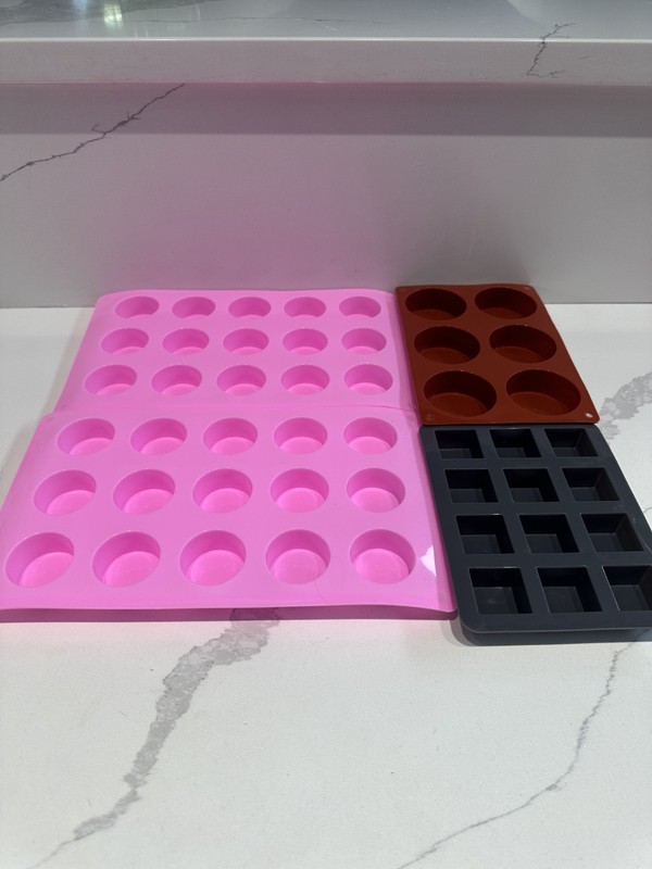 4 Silicone Candy/Dog Treat/Soap/Ice Mold Cavities/Decorative Tops Square, Circle
