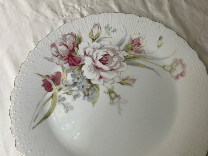 BOX #1-FLORAL DESIGN 10 IN. ROUND CAKE SERVER PLATE W/SERVER gallery