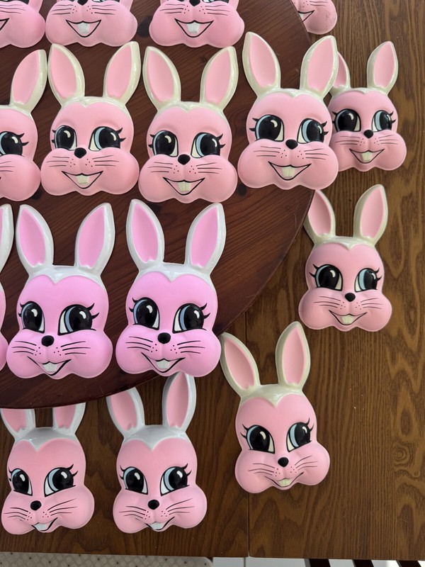 LOT of 30 Vtg Bakery Pink Pop Tops Plastic Mold Easter Bunny Cake Topper Head gallery
