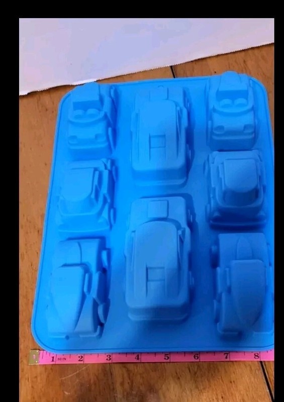 8 CAVITY Silicone Baking Cup Cake/Ice/Chocolate/Candy Mold - Vintage Cars 9x12" gallery