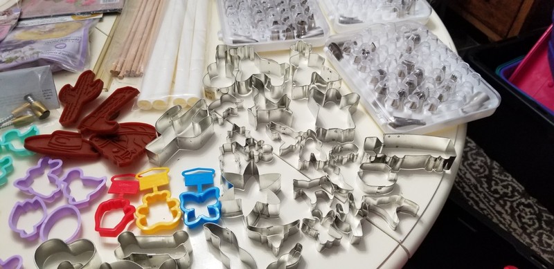 VTG Huge Wilton Cake Decorating Lot Birthday Wedding Over 100 Tips gallery