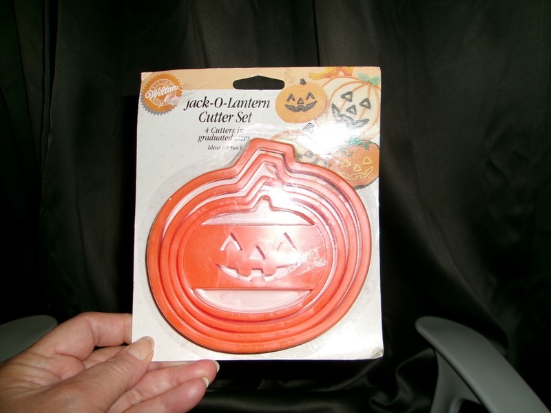 BRAND NEW FACTORY SEALEDWILTON JACK-O-LANTERN CUTTER SET gallery
