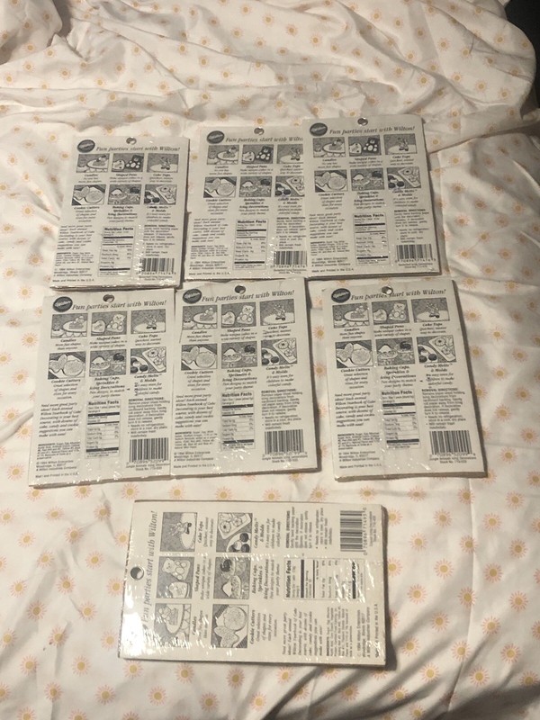 Vintage lot of 7 NOS candy cake toppers ! 1990’s gallery