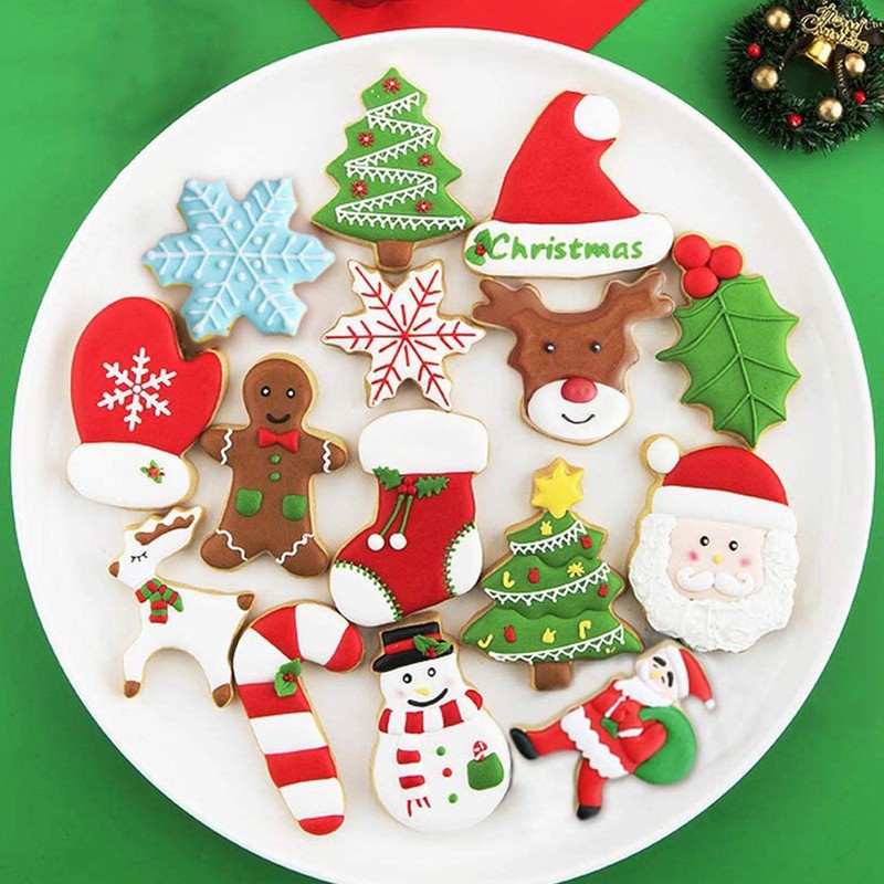10 x Christmas Cookie Metal Biscuit Cutters Santa Snowflake Present Gingerbread gallery