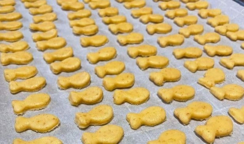 Mini Goldfish Cookie Cutter - Perfect for Kids' Baking Adventures (5x3in) gallery