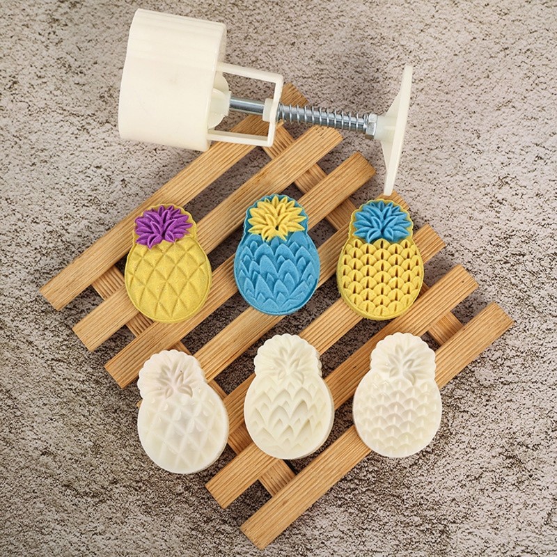 50g Plastic Material Mooncake Moulds DIY Mooncake Stamps Cute Pineapple Shaped gallery