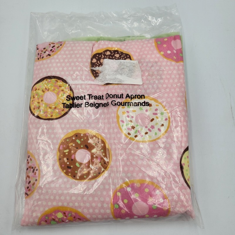 Avon Sweet Treats Donut Apron & 4-Pc Heart Cookie Cutter Set gallery