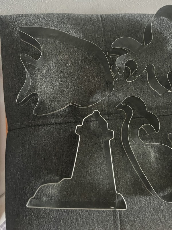 William Sonoma Seashore Cookie Cutter Set Whale, Lighthouse, Fish, Crab, Octop gallery