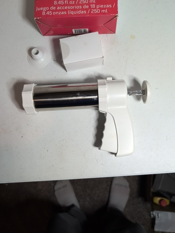 Ernesto Cookie Press, W/ Original Box, Attachments, Instructions. Very Clean gallery