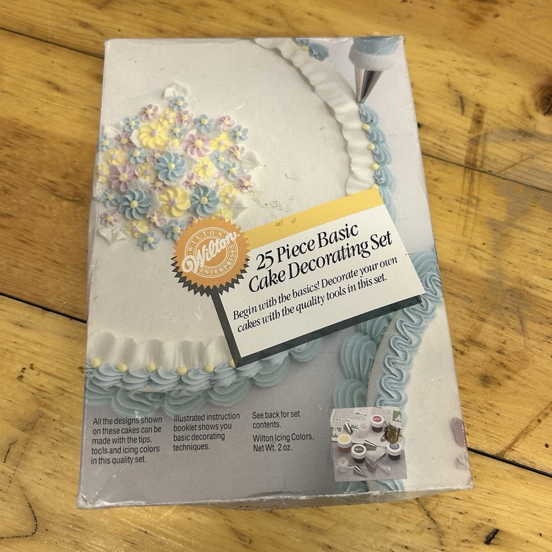 NOS Vintage 1987 Wilton 25 Piece starter Cake Decorating Set , 2104-2536