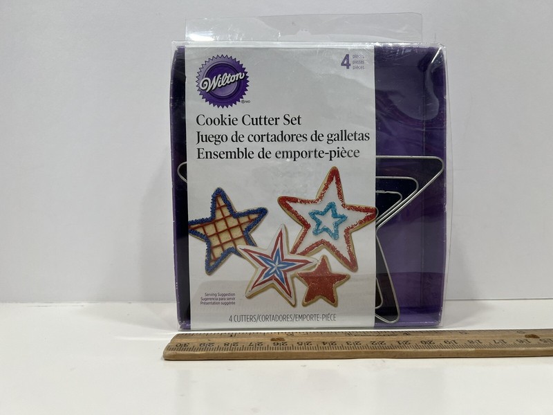 Wilton Star Shaped Cookie Cutter Set- 4 Pieces, Stars