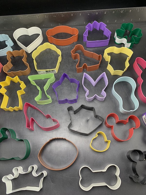 WILTON Easter Spring multi Colored Metal Cookie Cutters Bunny Flower Carrot gallery