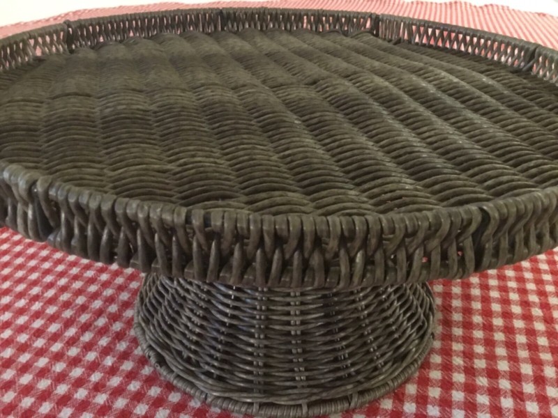 Resin Wicker Brown/Gray Natural Color Pedestal Cake Stand EXCELLENT Condition
