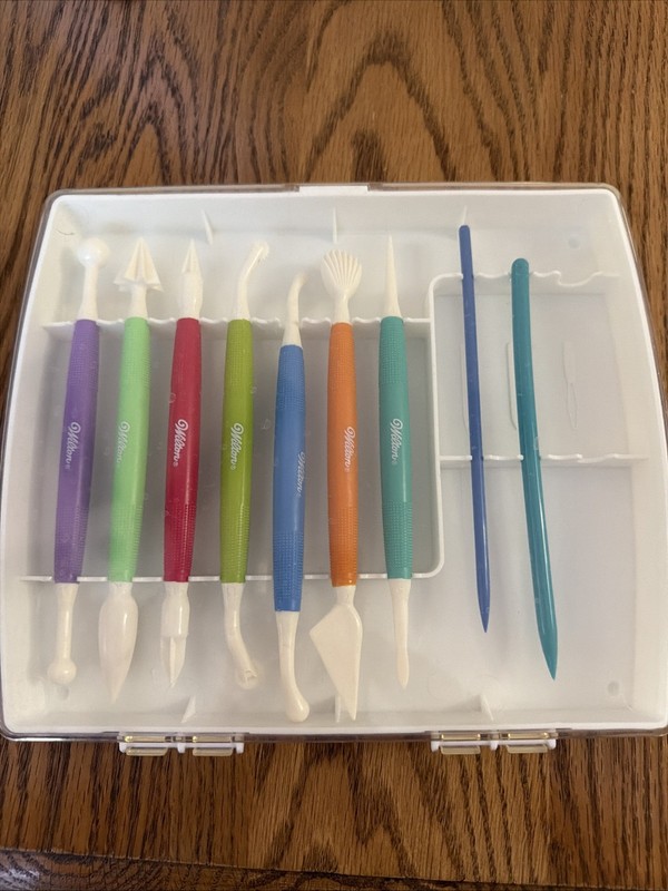 wilton fondant tools