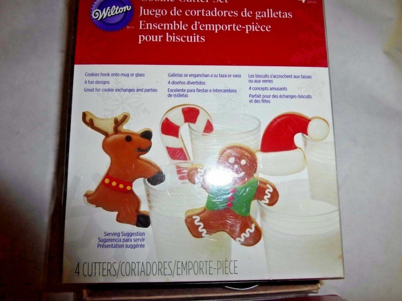 * Lot of Cookie Cutters Wilton~ANIMALS & CHRISTMAS + FOX RUN VALENTINE CUTTERS gallery