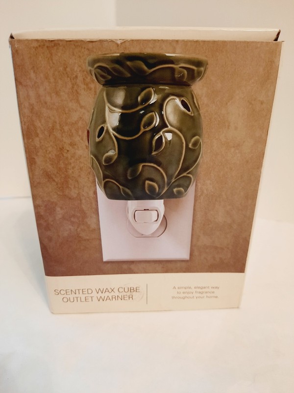SONOMA LIFE + STYLE, WALL PLUG-IN SCENTED WAX WARMER gallery