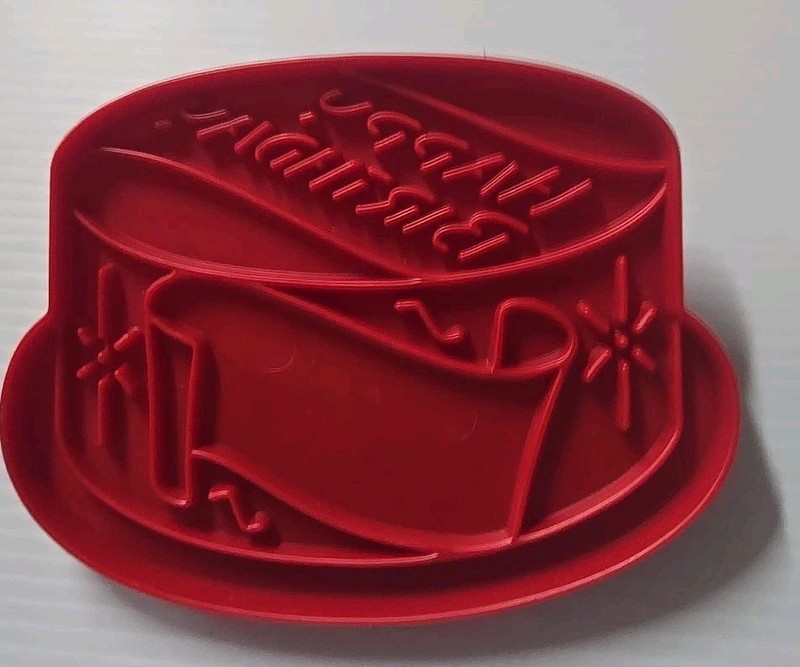 🟥 1970s Tupperware Happy Birthday cake red plastic Cookie Cutter imprint mold