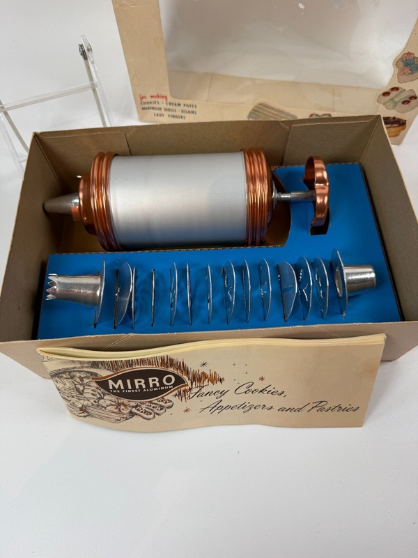 Vintage Mirro Cookie Cooky Pastry Press with 3 Tips 12 Discs Copper Aluminum gallery