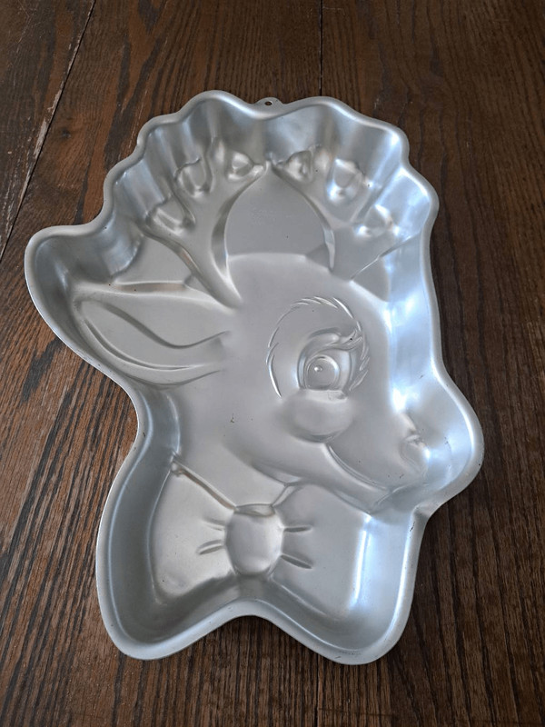 Vintage 1988 Wilton Rudolph Reindeer Cake Pan Mold 2105-1224 Holiday Christmas gallery