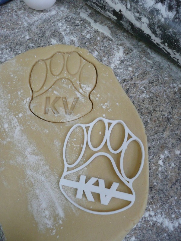 KVHS KANKAKEE VALLEY COUGAR KV PAW MASCOT SPORT LOGO SPECIAL COOKIE CUTTER PR314 gallery