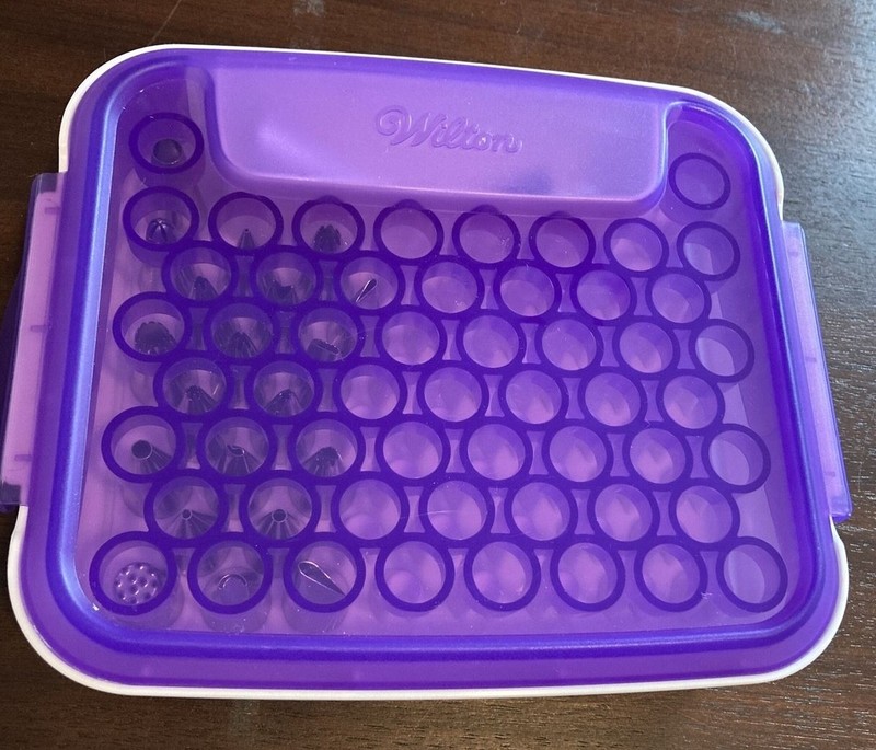 Wilton Decorate Smart Tip Organizer Case And 22 Tips – Free Shipping