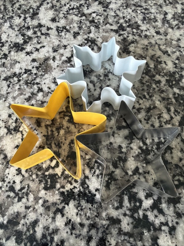 Cookie Cutters Lot Of 3 Stars And Snowflake Stainless Steel Baking gallery
