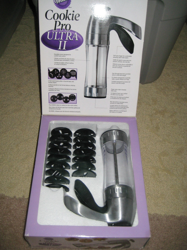 New in Box Wilton Cookie Pro Ultra II 2 Cookie Press 16 Disks Spritz Press gallery