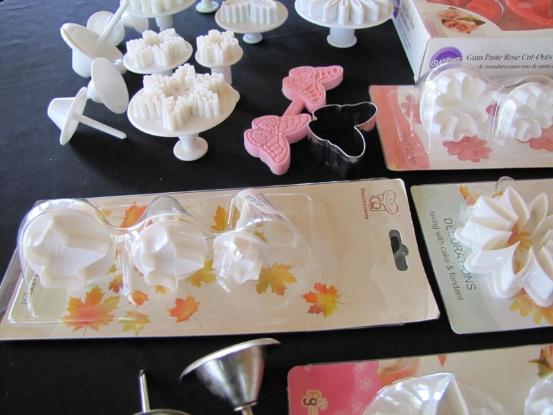 Large Lot Cake Decorating Tools Supplies Fondant Molds Cutters Marble Roller +++ gallery