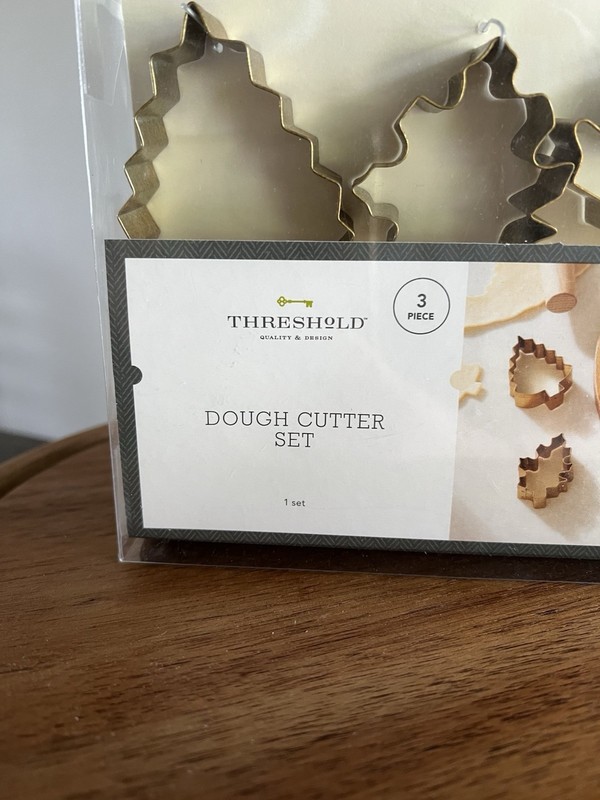 Cookie Cutters Set Leaves Ceramic covered Metal by Threshold Non-Stick New gallery