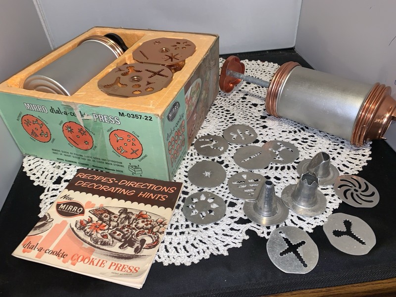 Vintage Mirro Dial A Cookie Pastry Press 3 Attachments for 12 Shapes Plus Extra