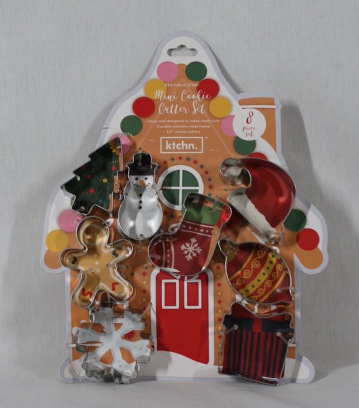 KTCHN MINI STAINLESS STEEL SET OF 8 CHRISTMAS COOKIE CUTTER SET NEW ON CARD