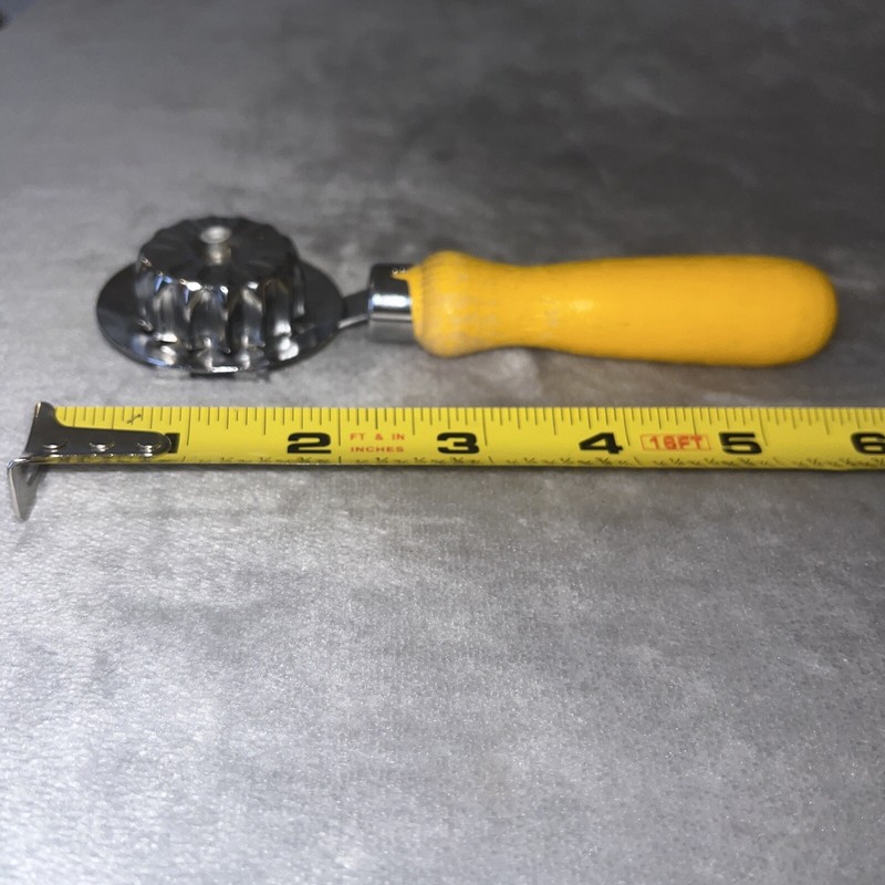 Pastry Cutter Crimper Cutter gallery