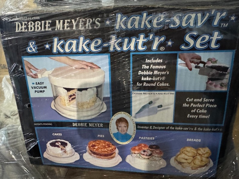 Debbie Meyer Kake Kut’r & Kake-Sav’r Set Cake Slicers Clear Handles Wedding NEW!